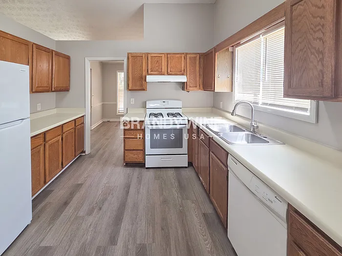 5900 Homestead Cir — Photo 8