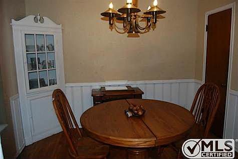 5th image of 2061 Brookhollow Dr