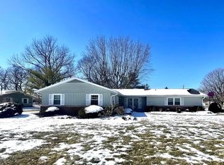 411 N Red Bud Ln, Muncie, IN 47304