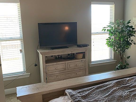 4th image of 42104 Wood Ave