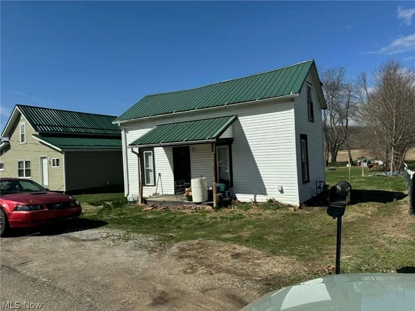 110 W Arch St, Port Washington, OH 43837