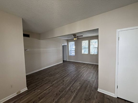 5th image of 2545 Oak St #4-1