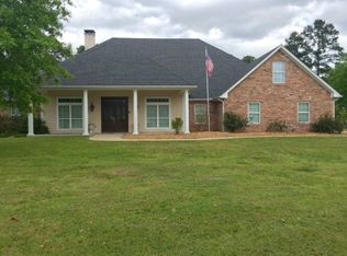 331 Plantation Dr, Lufkin, TX 75901