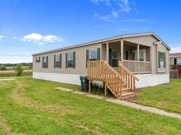 4951 Abrams Dr, Muscatine, IA 52761