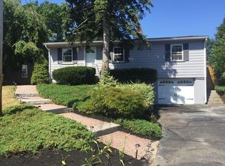 30 Sunnybank Ave, Rockland, MA 02370