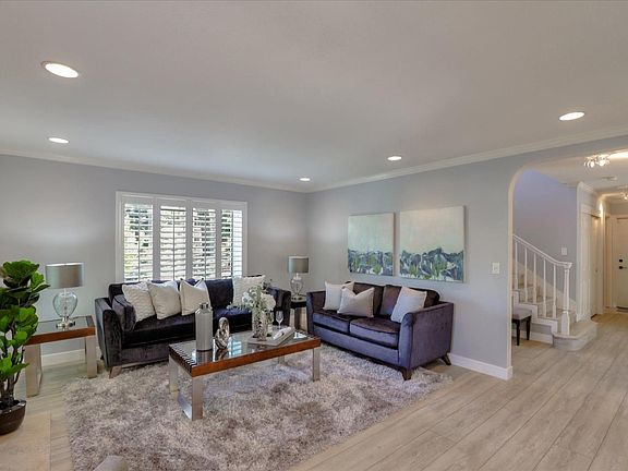 4th image of 765 Oak Park Dr