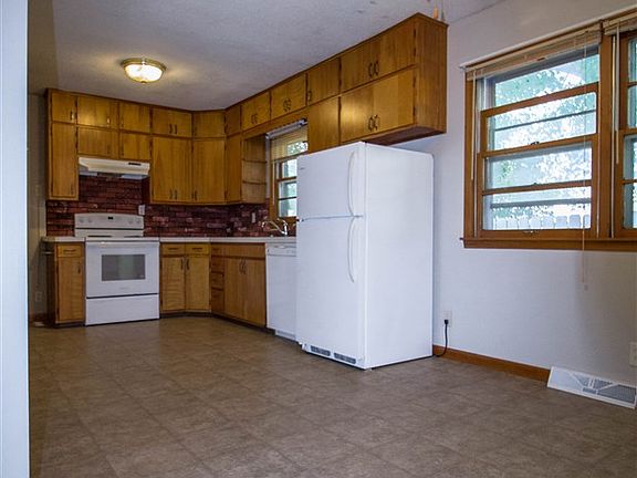 5th image of 3012 N Ave