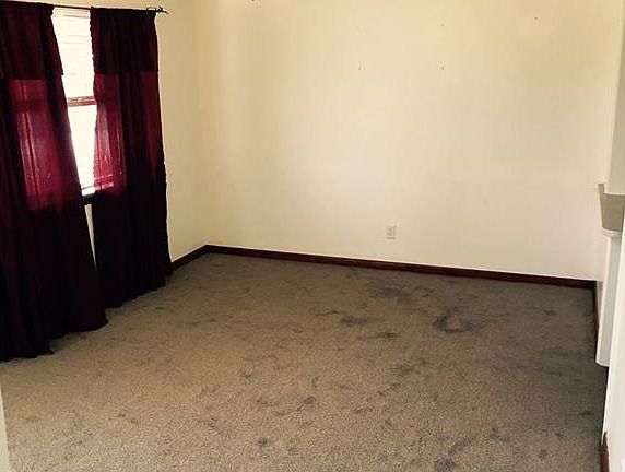 3rd image of 324 Maplewood Dr