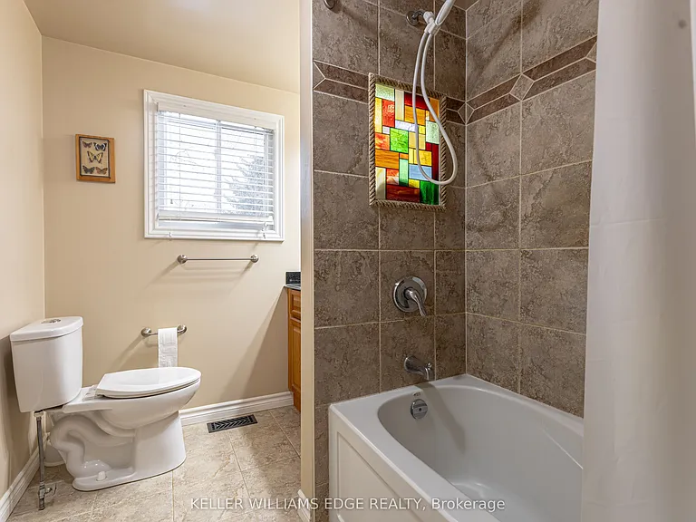 598 Mapledale Ave #UPPER — Photo 7