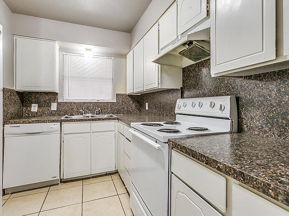 4th image of 105 SE Gardens Blvd APT 107