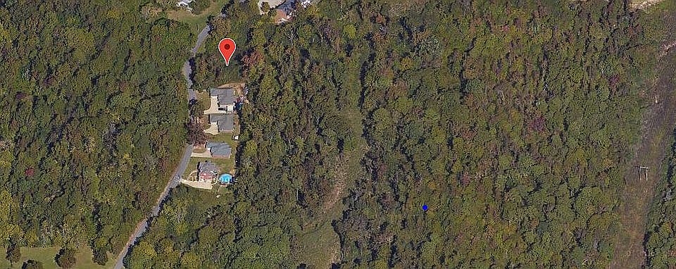 2nd image of 921 1st Ave
