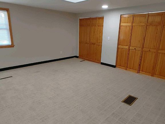 2nd image of 11 Reist St