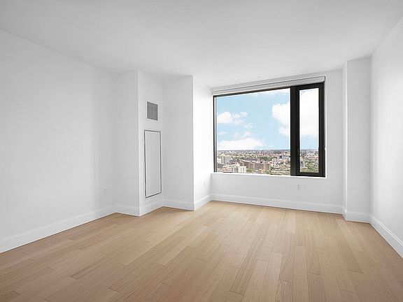 3rd image of 10 City Pt APT 35M