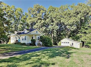 9401 Woodcrest Rd, Pittsburgh, PA 15237