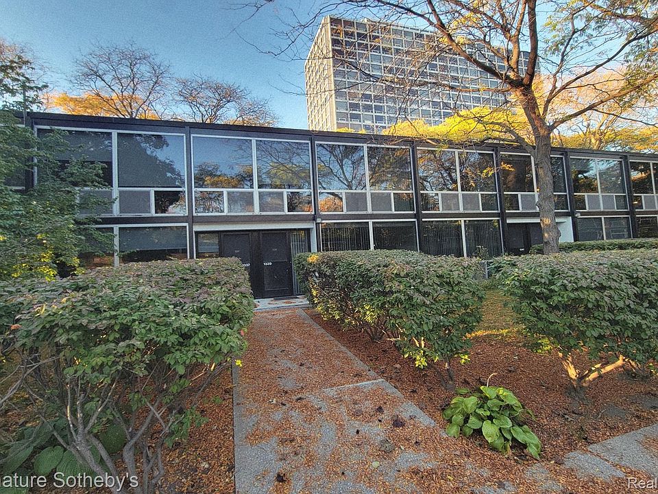 1339 Nicolet Pl, photo 2