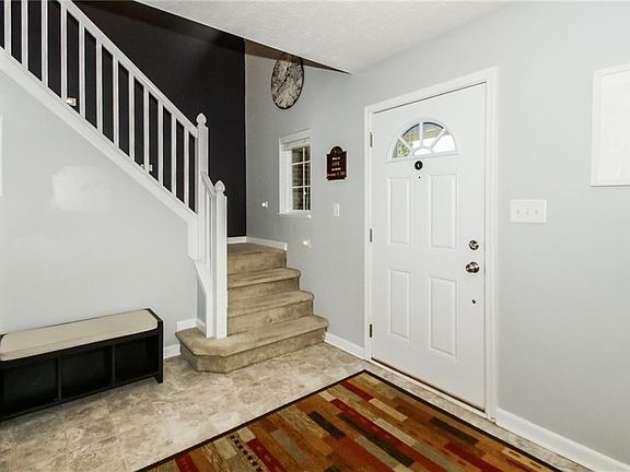 4th image of 2526 Newaygo Dr