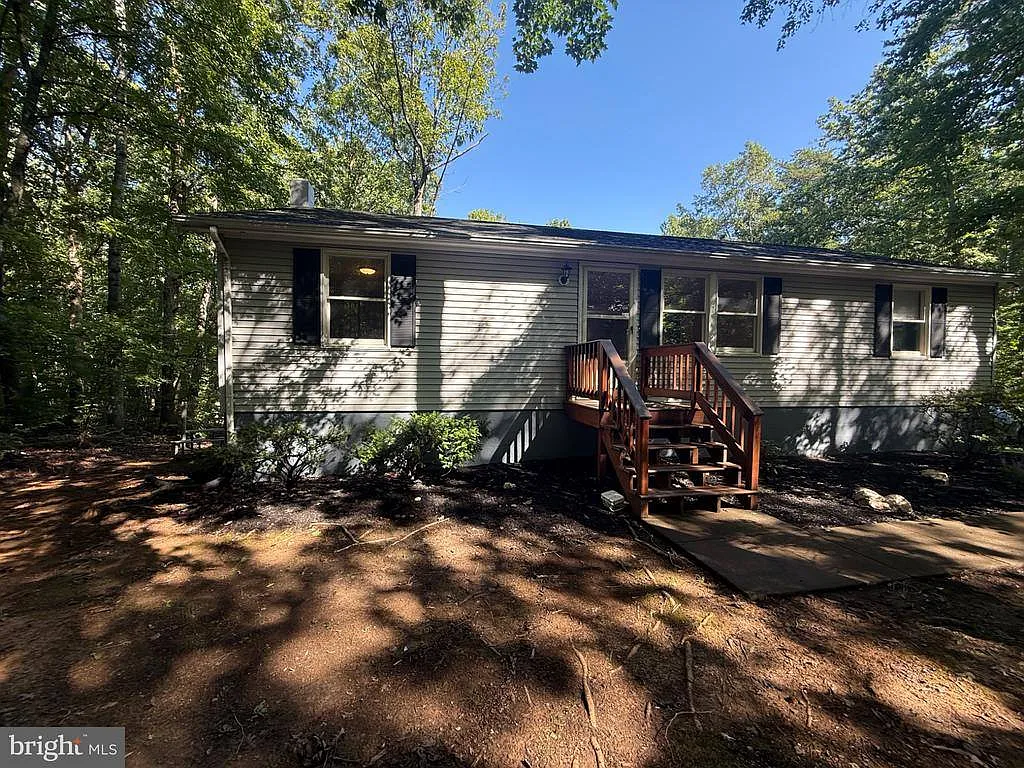 3 bed, 1449 sqft, $2,500 — Photo 2