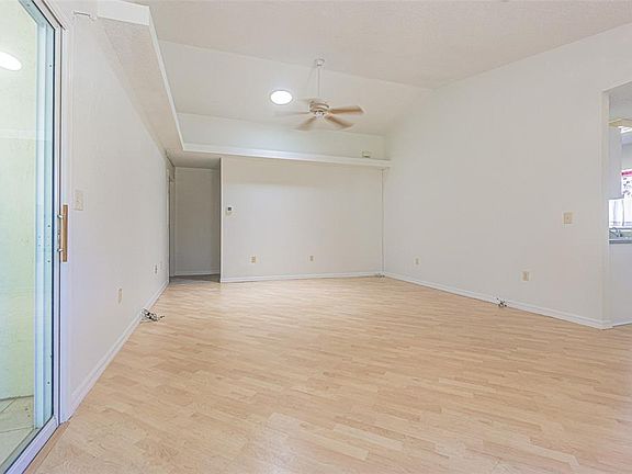 5th image of 8157 STURBRIDGE COURT #8157