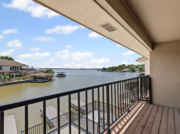 5513 Club Cove Ct, Granbury, TX 76049