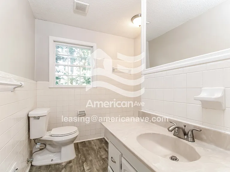 3931_013_bathroom_13.jpg