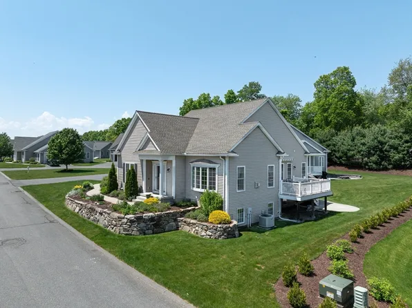 46 Sandalwood Dr #46, Wilbraham, MA 01095