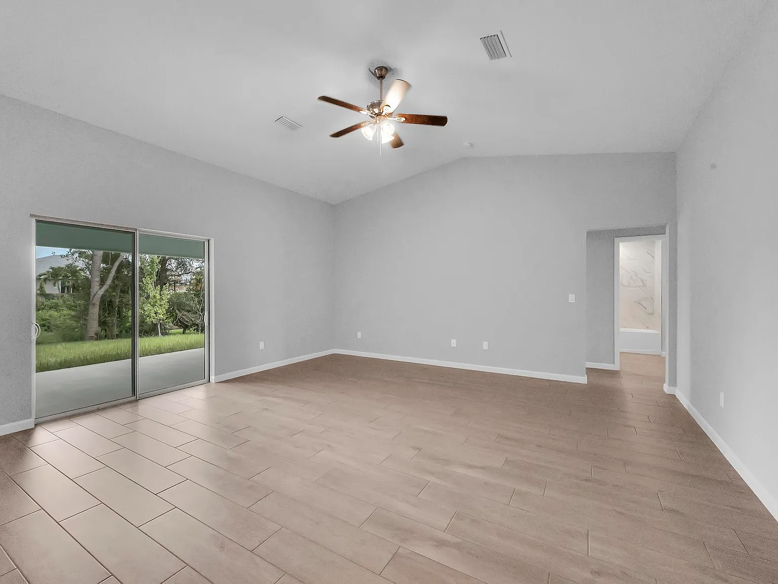 4 bed, 3.0 bath, 2069 sqft, $2,975 — Photo 3
