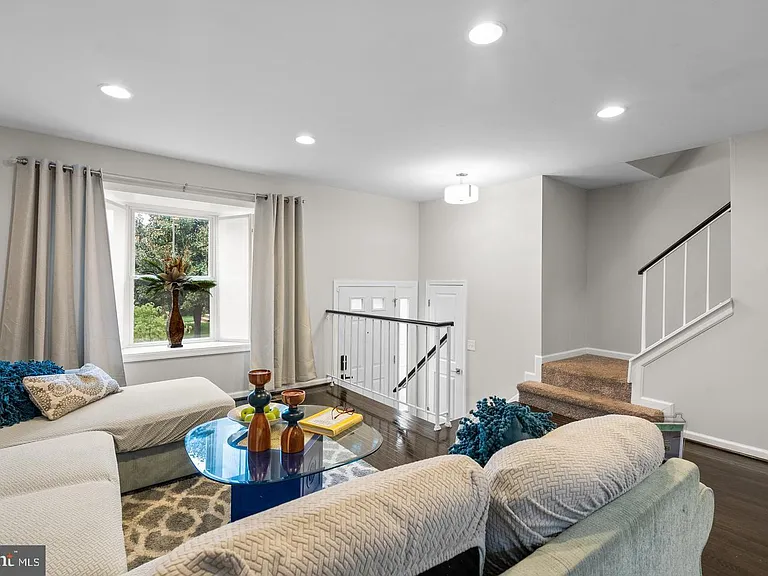 18005 Sunset Lake Ct — Photo 6
