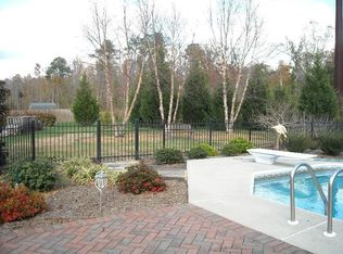 904 Baywater Ct, Chesapeake, VA 23322
