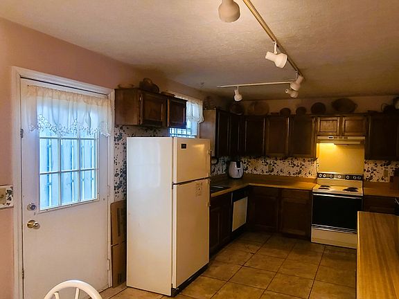 4th image of 1294 Massman Dr