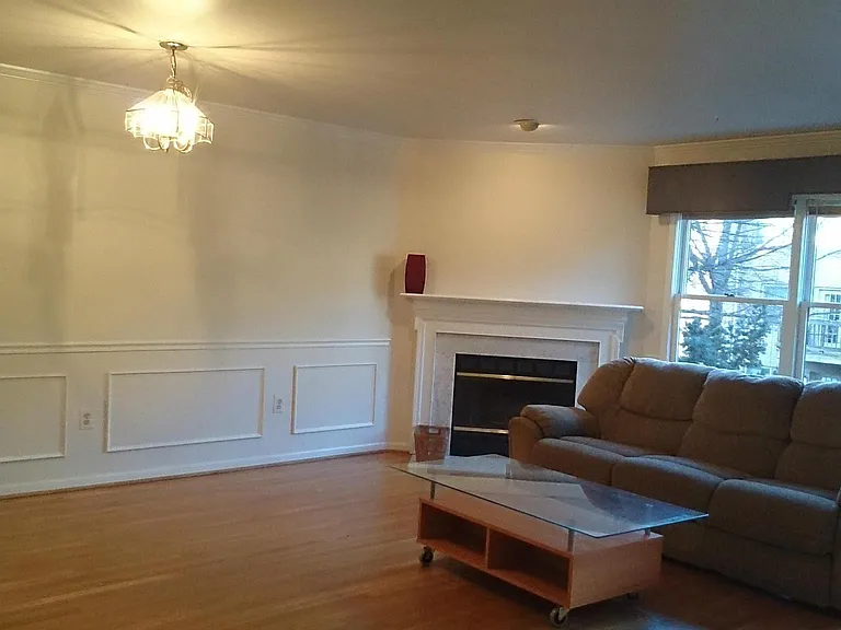 618 N Tazewell St — Photo 2
