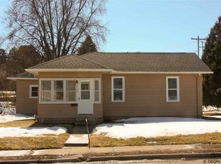 2196 Clarke Dr, Dubuque, IA 52001