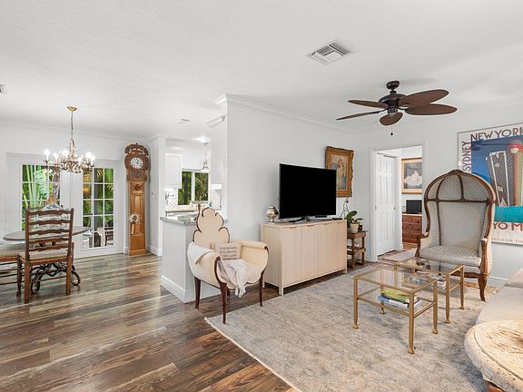 4th image of 3294 NW 6th Avenue