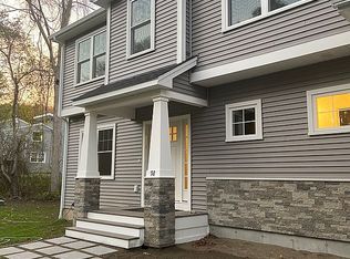 92 Captains Cir, Tiverton, RI 02878