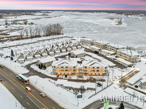 930 W Savidge St #12, Spring Lake, MI 49456