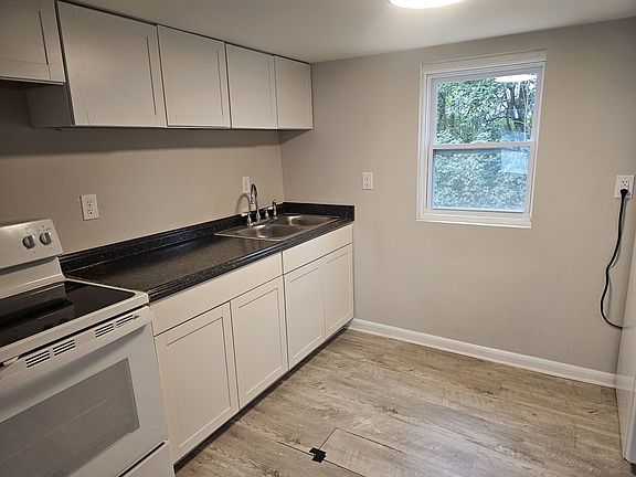3rd image of 842 S Confederate Ave APT A