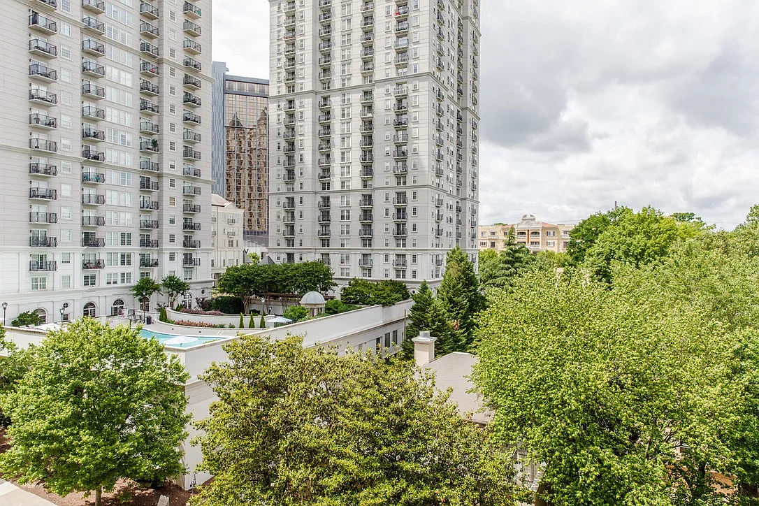 Registry on the Park — Photo 2