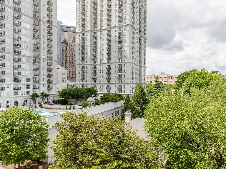 Registry on the Park — Photo 2