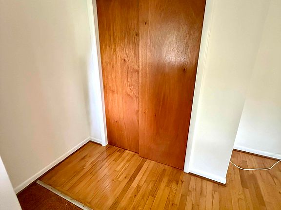 5th image of 6031 Carrollton Ave