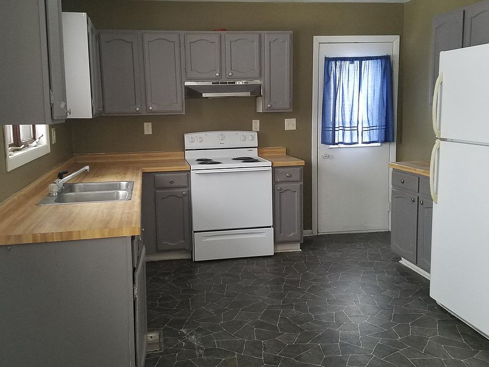 2nd image of 404 Bluff Ave N