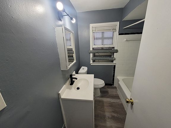 3rd image of 20421 Cherrylawn St