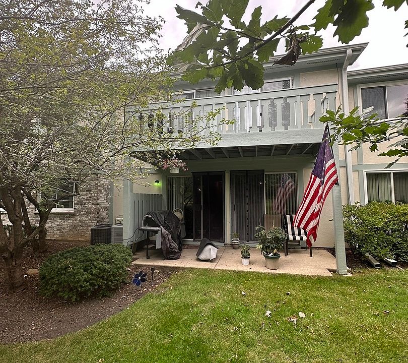 2nd image of 205 Blossom Ct