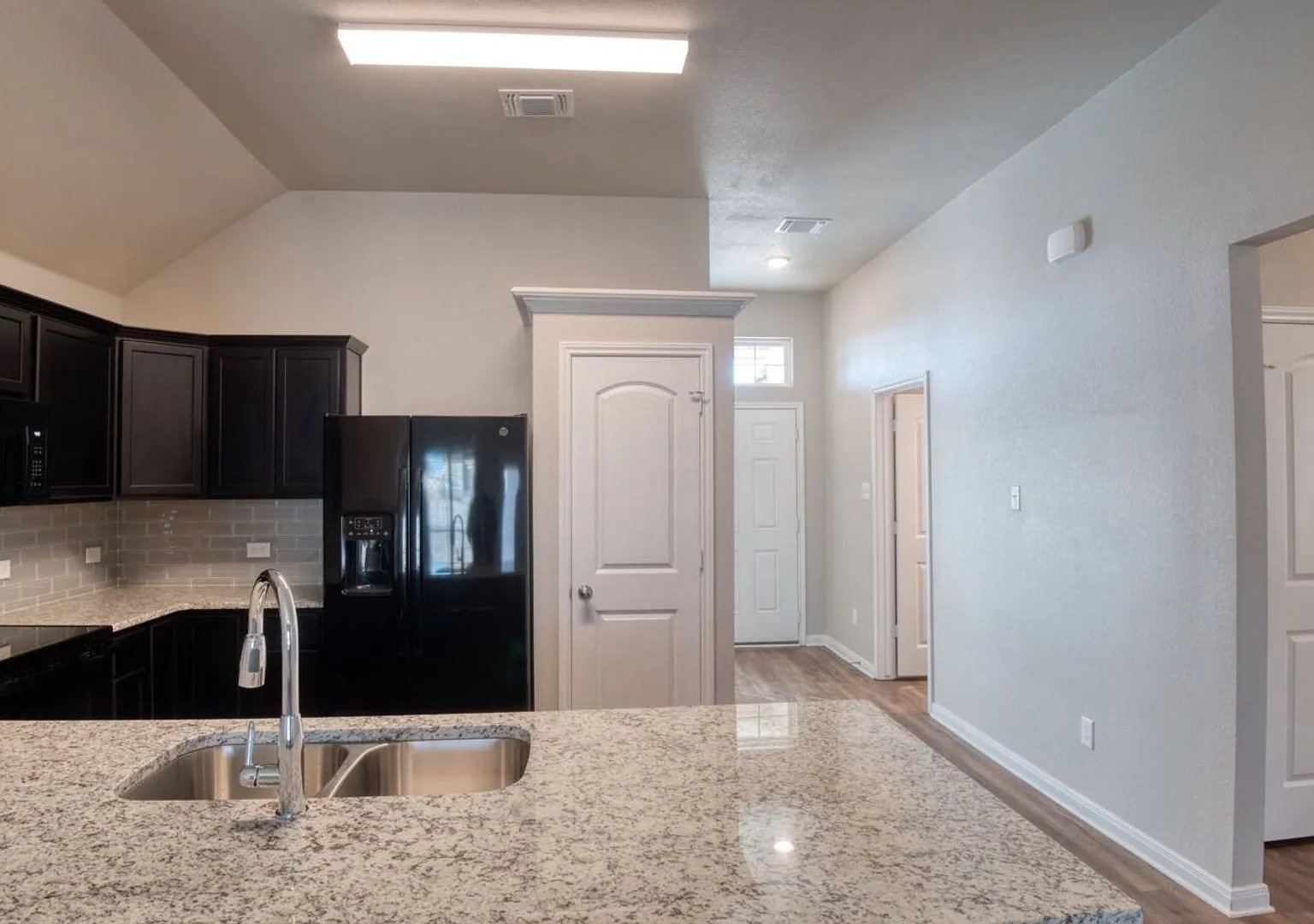 Spacious Single-Family Home Available Now! — Photo 2