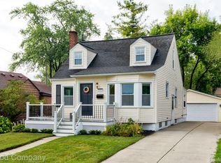 2211 Harvard Rd, Berkley, MI 48072