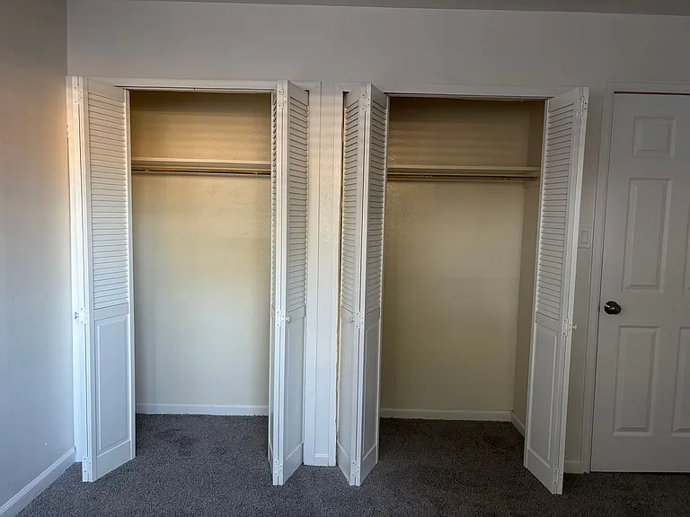 2571 E Uintah St — Photo 14
