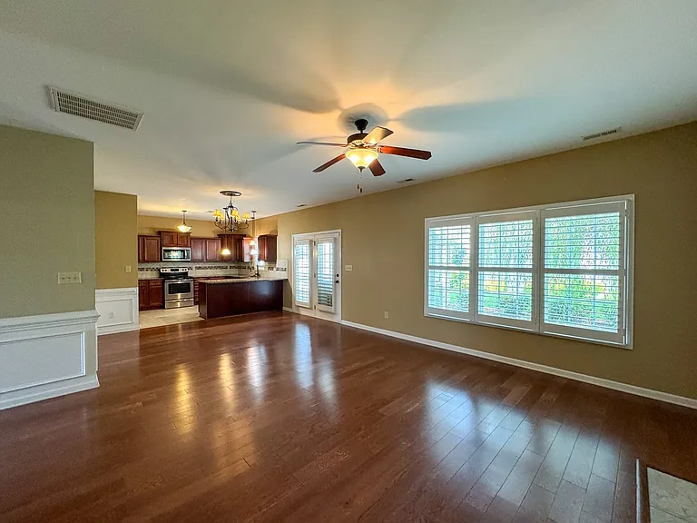 2900 Blackwater Ct — Photo 9