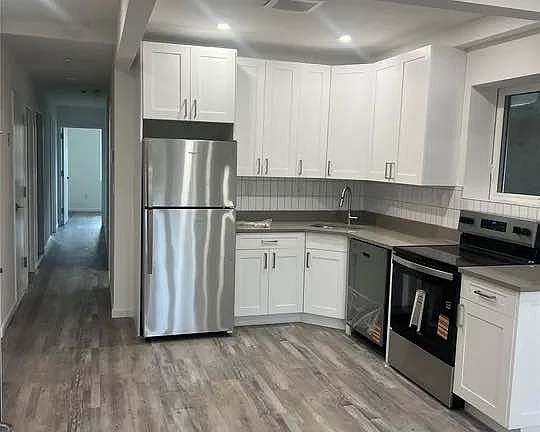 3rd image of 518 Thatford Ave #3