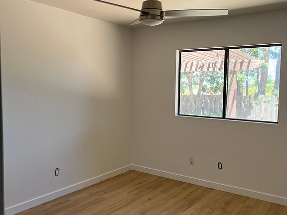 5th image of 13254 Entreken Ave