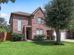 11001 Thornwood Dr, La Porte, TX 77571