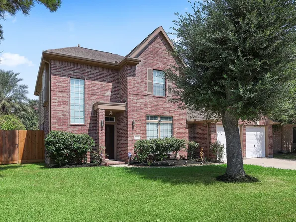 11001 Thornwood Dr, La Porte, TX 77571