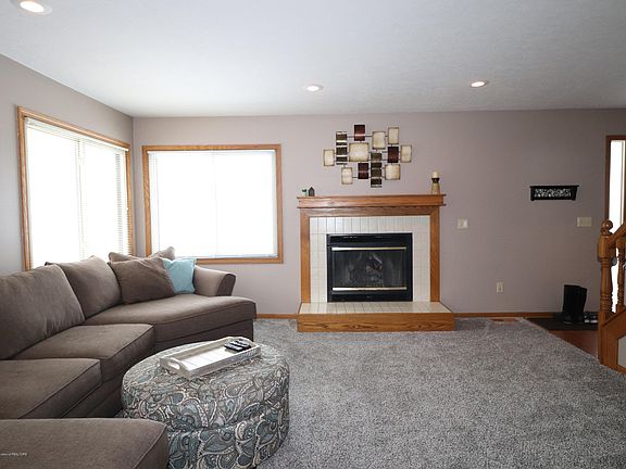 5th image of 7128 Cambridge Dr